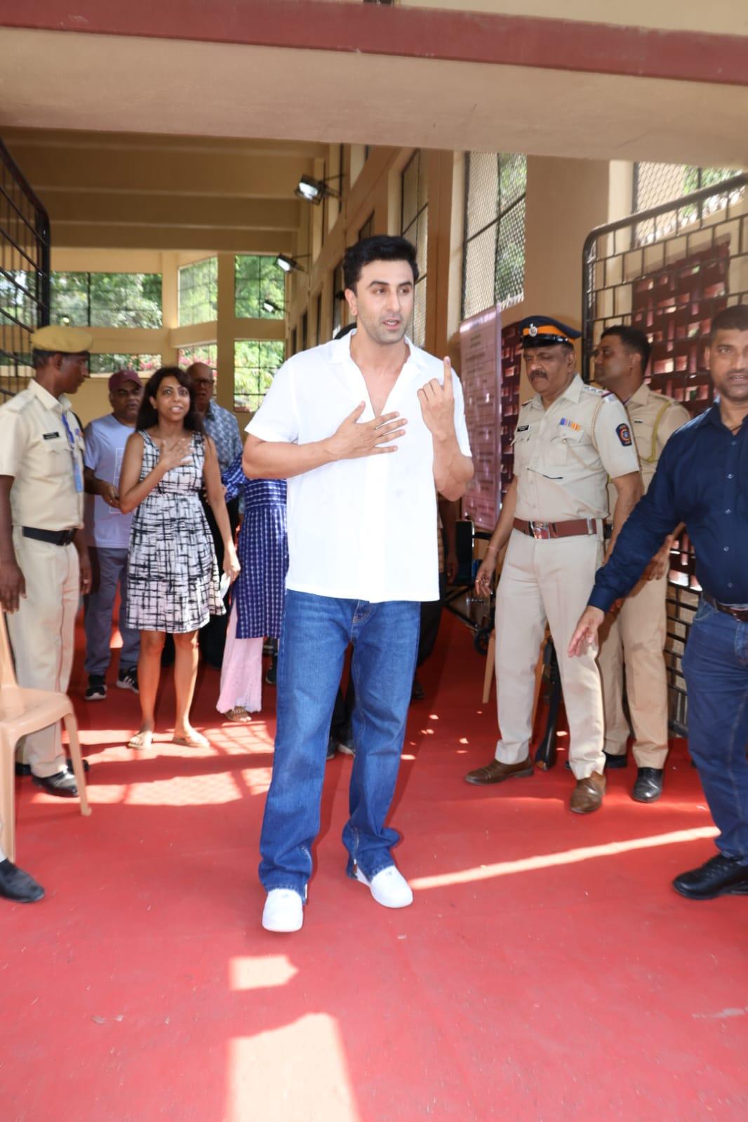 Ranbir Kapoor flaunt his inked finger as he went cast his vote