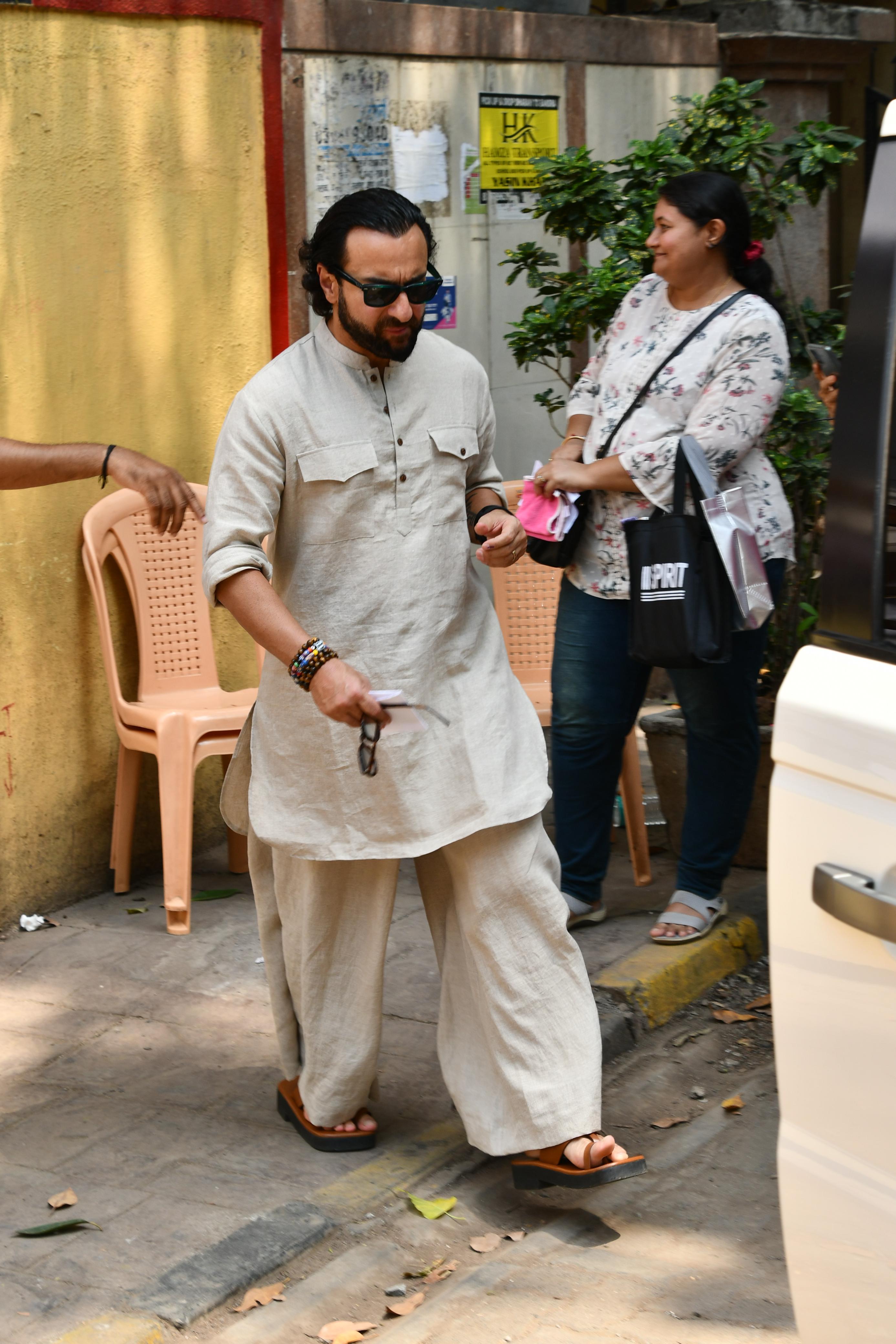 Saif Ali Khan opted for a stylish pathani as he went to cast her vote