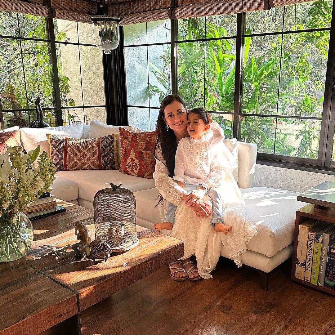 Dia Mirza is an example of beauty and grace. The actress, who was most recently seen in 'Dhak Dhak', beautifully manages her work life and personal life. Dia welcomed her son Avyaan in 2021