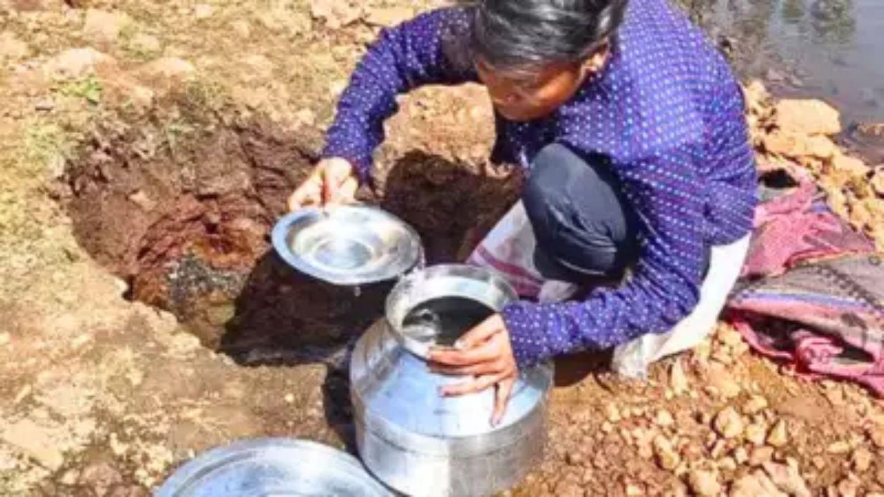 Locals in Amravati district of Maharashtra forced to drink dirty water