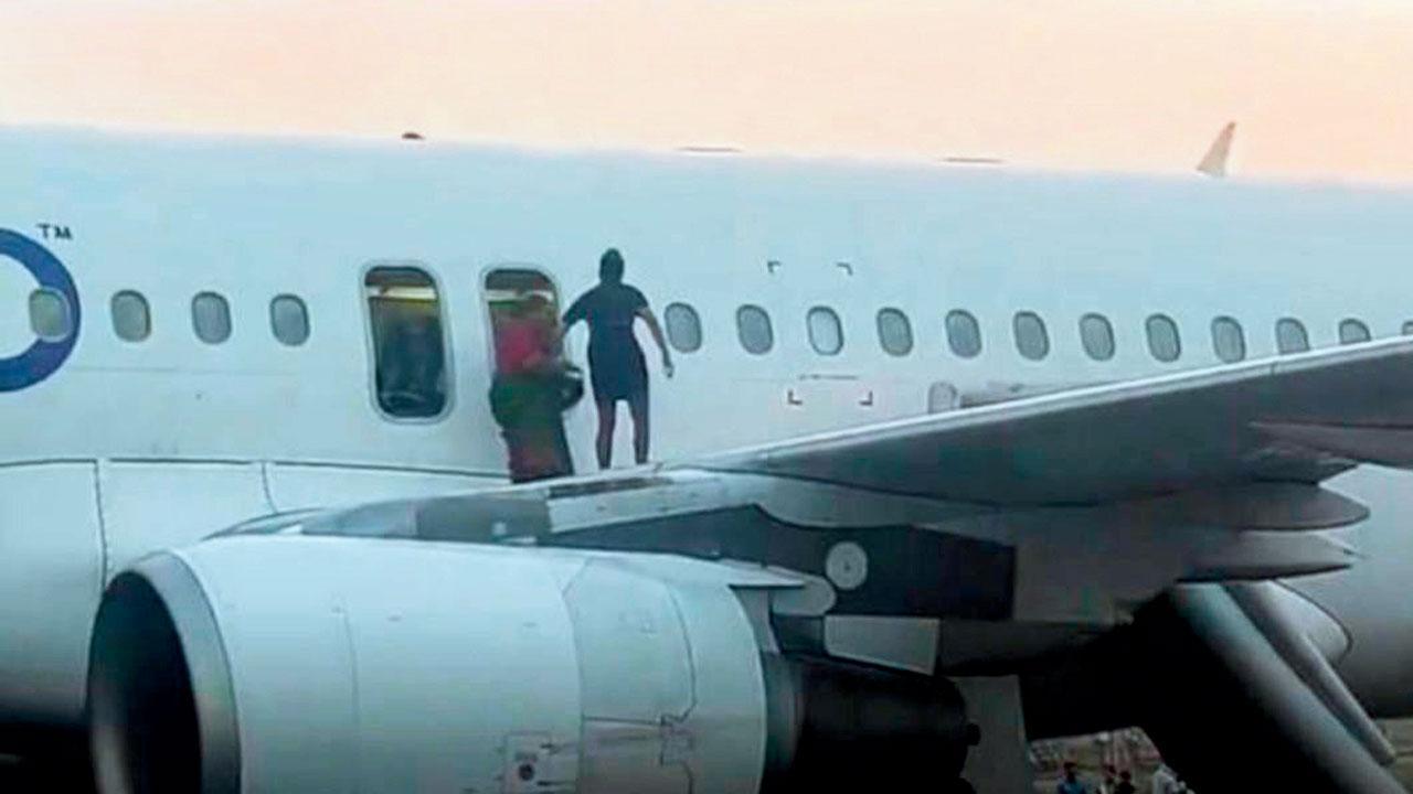 Bomb hoax delays Delhi-Varanasi IndiGo flight