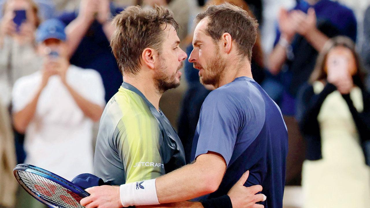 Wawrinka, 39, beats Murray, 37, with ease