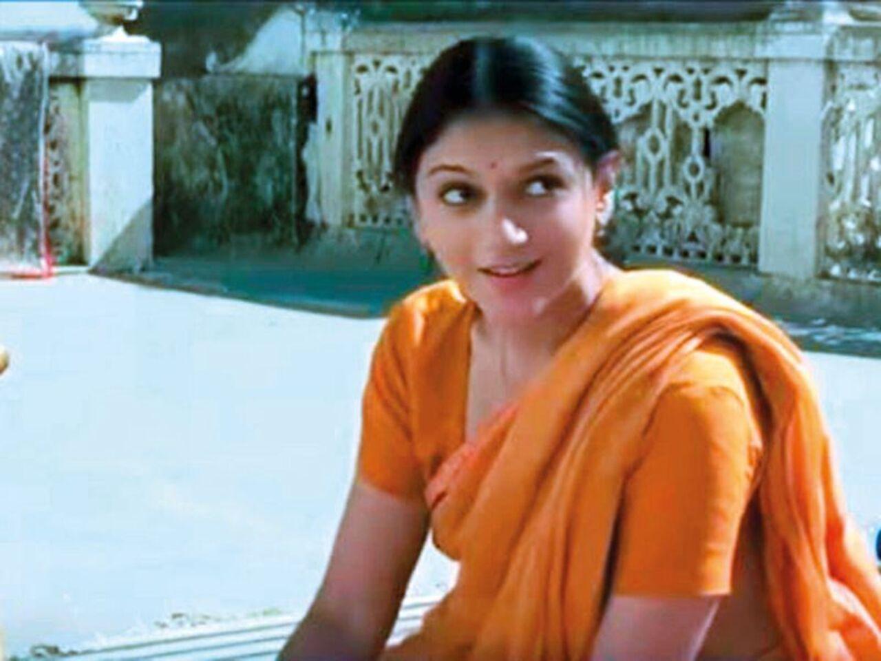 She was then seen playing the aunt of Sonam Kapoor in ‘Delhi 6’, who is unmarried and is seen in the song ‘Genda Phool’. 