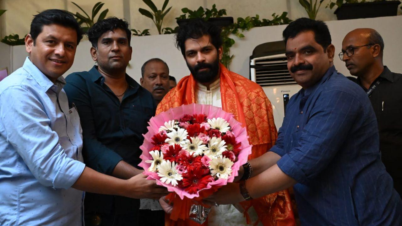 Party workers and his supporters ensured that the celebrations were granduer reflecting the high regard in whcih they hold Amit Thackeray.