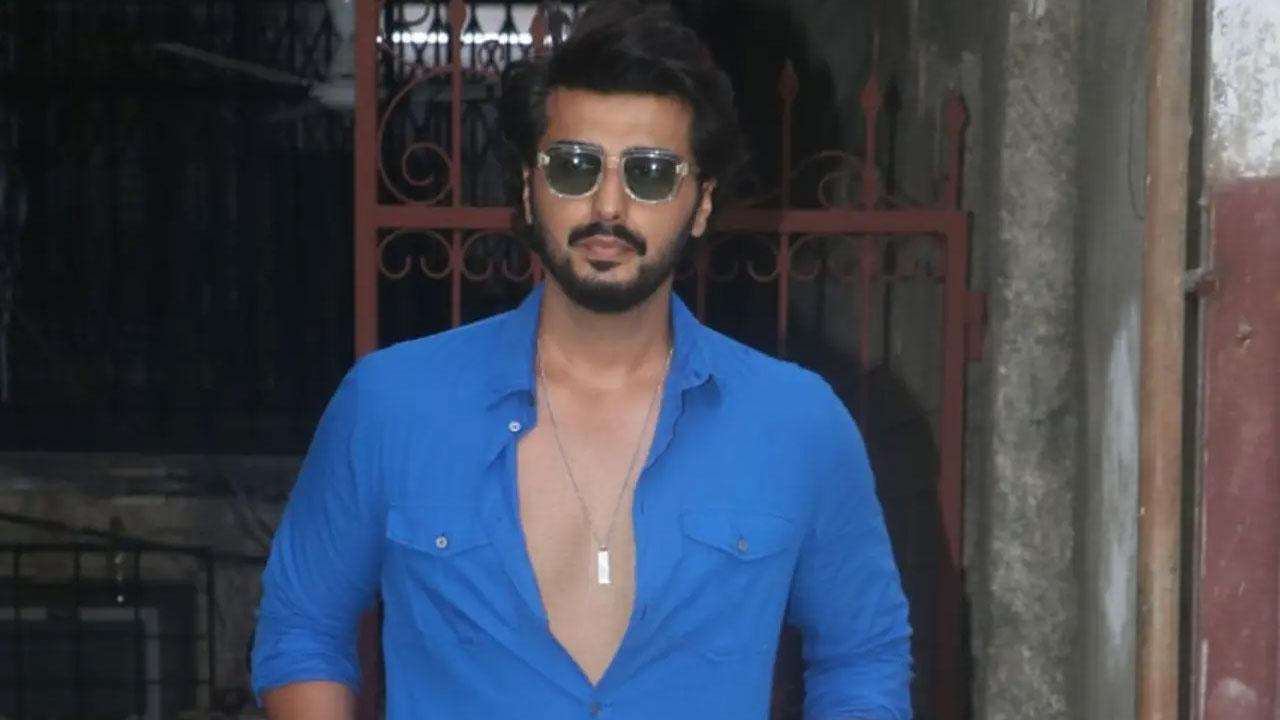 Arjun Kapoor shares BTS pic from 'Singham Again' sets