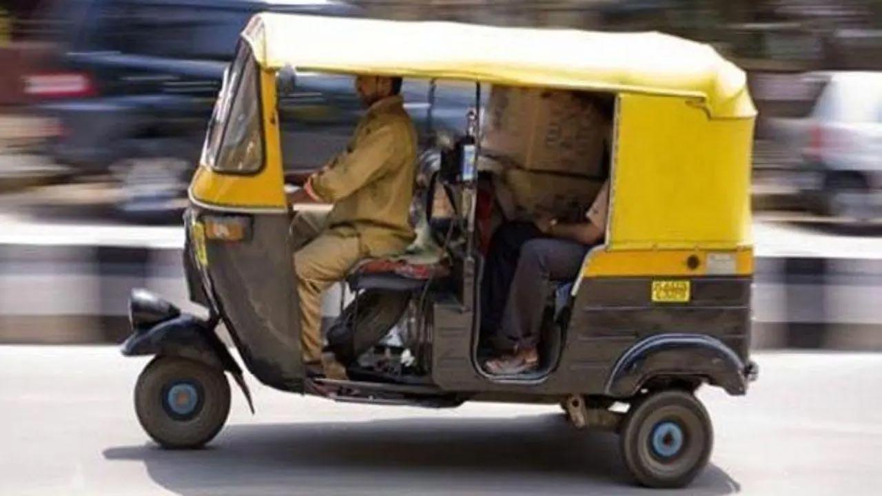 Three killed as speeding autorickshaw rams into stationary truck in UP
