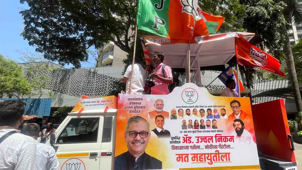Hundreds of supporters joined processions to the collectorate, causing significant disruptions to vehicular traffic