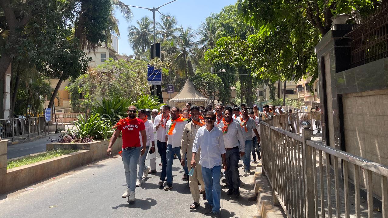 The burden of this particular day fell heavily on the traffic police and motorists. Preeti Talwar, who was headed to her office at RNA Corporate Park tells Midday that she was stuck on the Western Express Highway for 2 hours. 