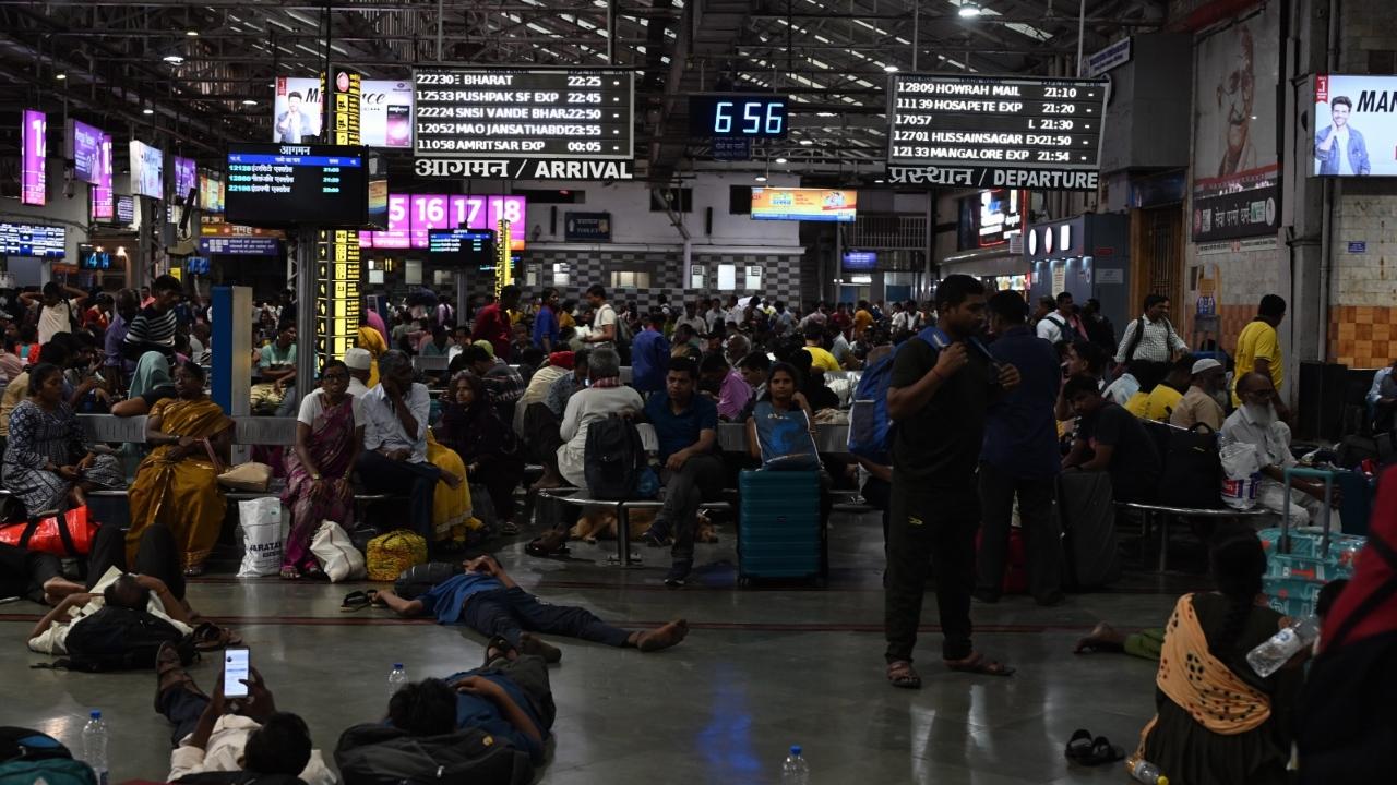 While Friday's services are expected to be relatively unaffected due to platform widening at Thane, significant disruptions are anticipated on Saturday and Sunday, particularly affecting suburban train services.