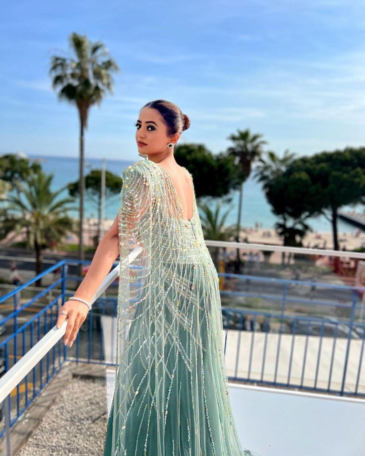 Helly Shah, who gained immense recognition with her role in Swaragini made heads turn at the red carpet of the 75th Cannes Film Festival. Her sparkly look at the gala was high on drama and glamour