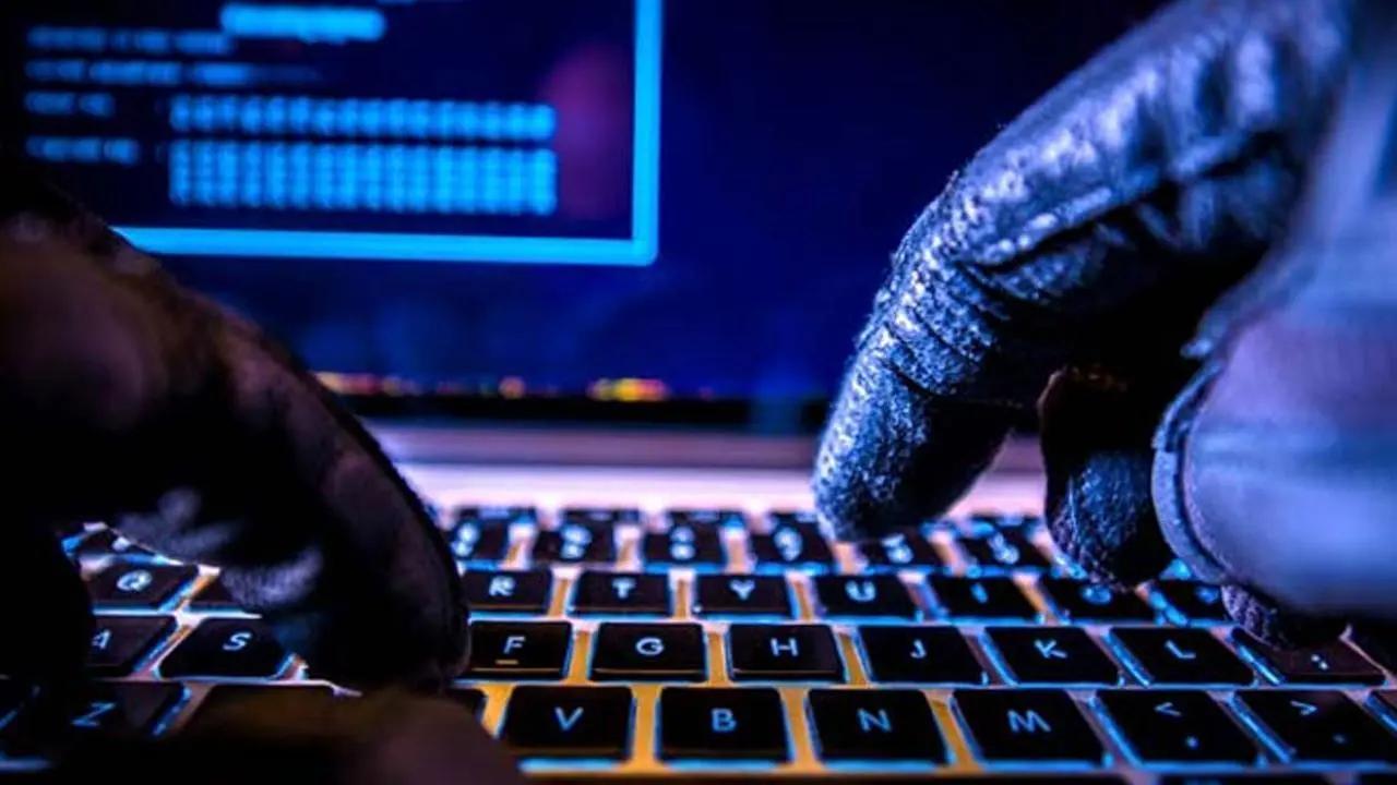 Mumbai: Cyber cons posing as CBI officers swindle Rs 9.5 lakh from student