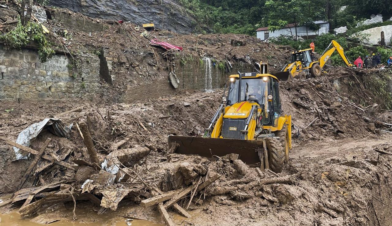 The report stated that several houses and worker camps caved in due to the impact of the landslide, burying at least 21 people beneath the debris