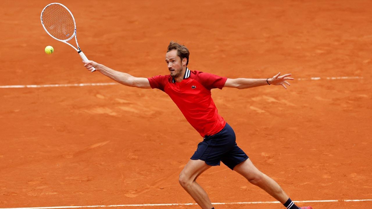 Madrid Open: Medvedev takes out Bublik in entertaining battle, reaches quarters