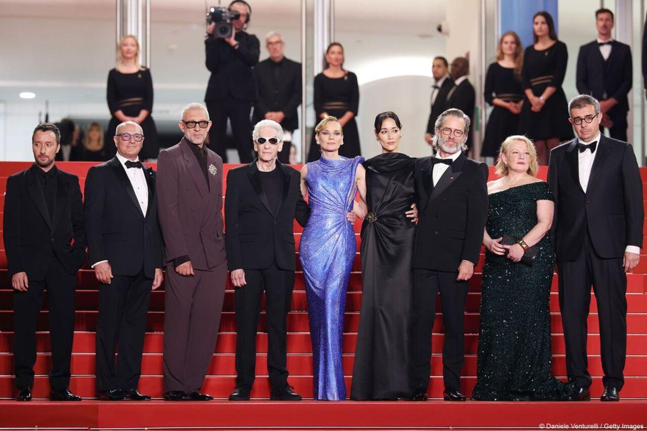 Italian fashion designer Anthony Vaccarello, Canadian producer Martin Katz, French actor Vincent Cassel, Canadian director David Cronenberg, German actress Diane Kruger, Canadian actress Sandrine Holt, Australian actor Guy Pearce and US actress Elizabeth Saunders arrive for the screening of the film 'The Shrouds'