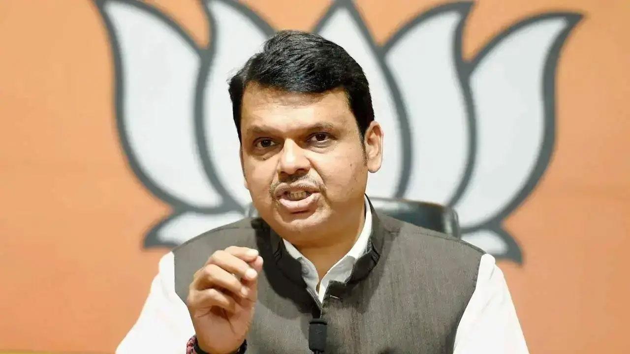 Lok Sabha elections 2024: Five persons detained for showing black flags to Devendra Fadnavis' convoy