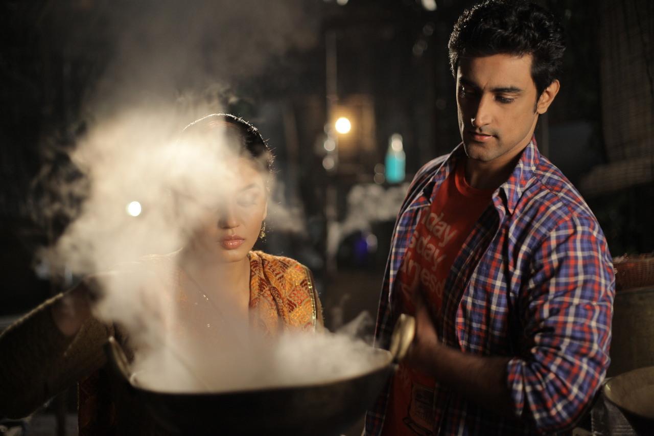 Luv Shuv Tey Chicken Khurana:
After deceiving a gangster in London, Omi flees to India. When he finds out that his family's old restaurant is in a crisis, he decides to rediscover a secret recipe that will change their fortunes