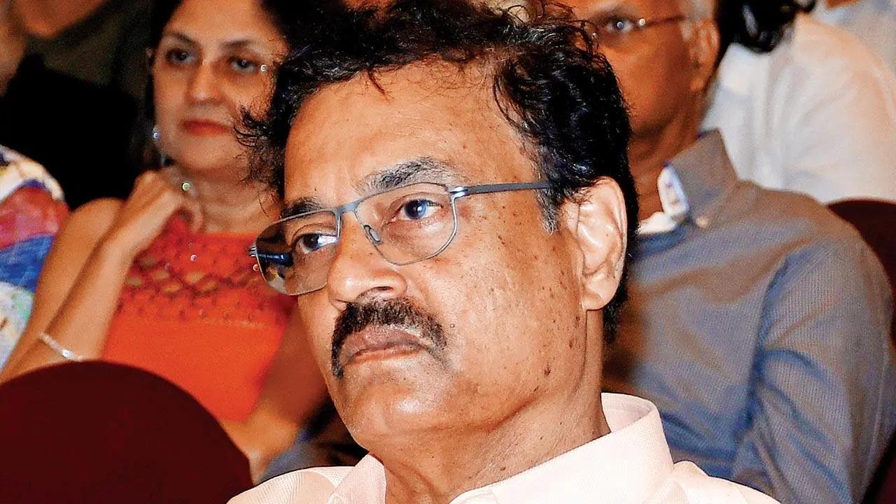 Dilip Vengsarkar urges young players to focus on playing Test cricket
