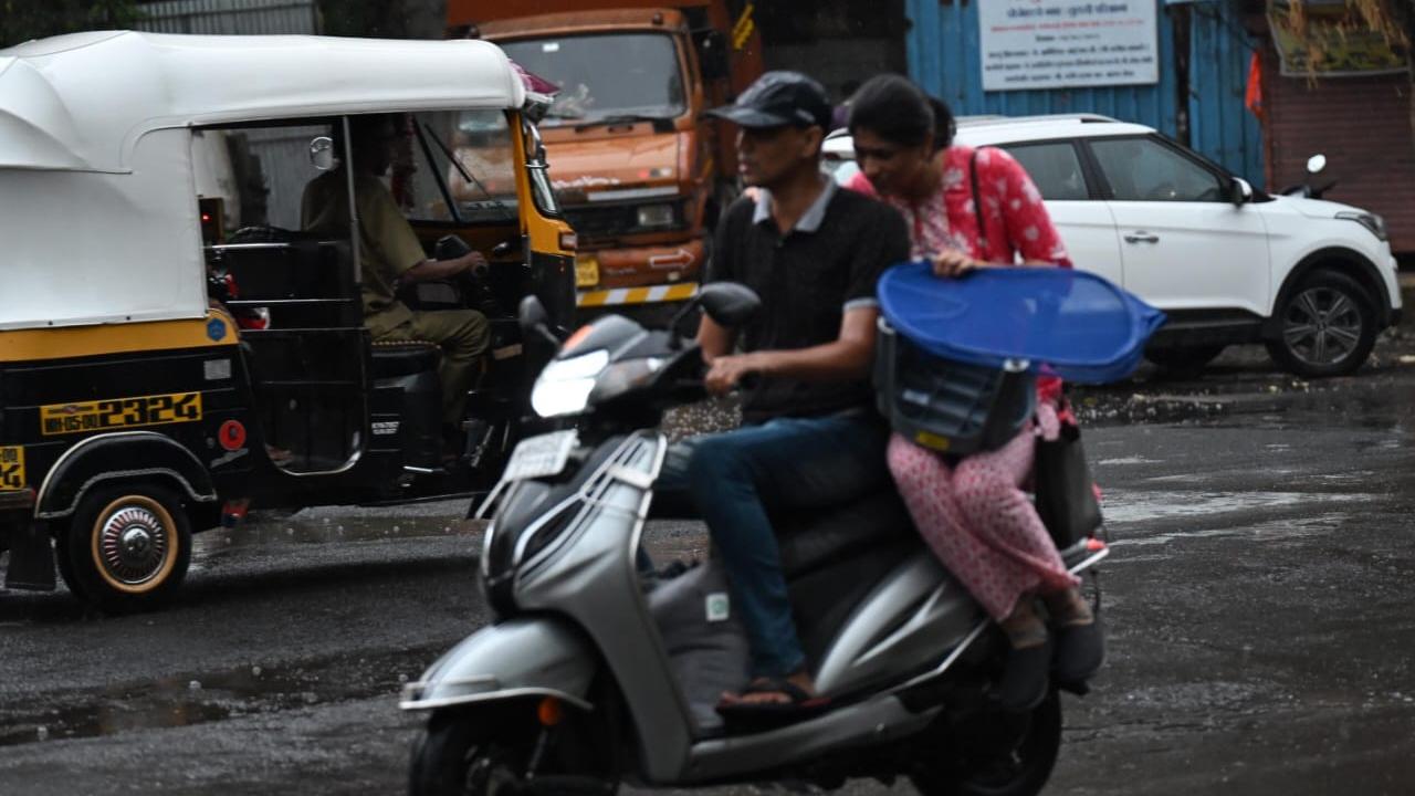 The weather department had earlier predicted that light rains were very likely in Mumbai and its adjoining areas