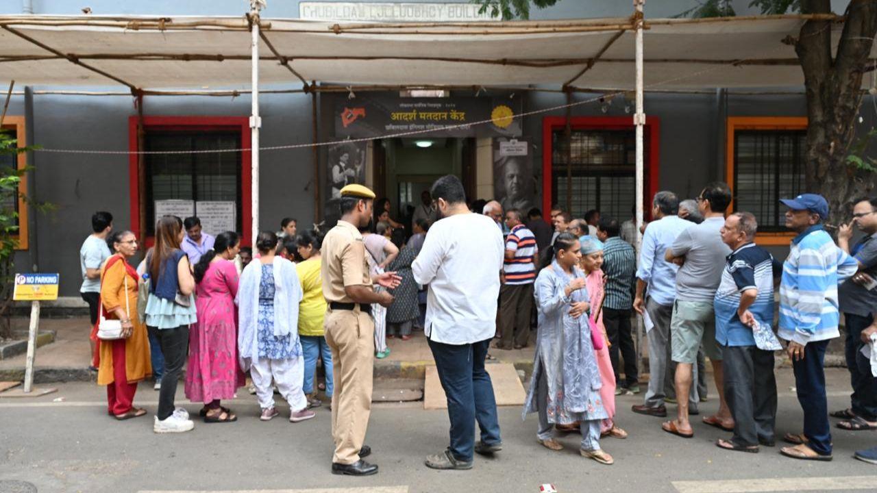 Chief Minister Eknath Shinde and Deputy Chief Minister Devendra Fadnavis voted in Thane and raised concerns about the pace of voting in Mumbai.