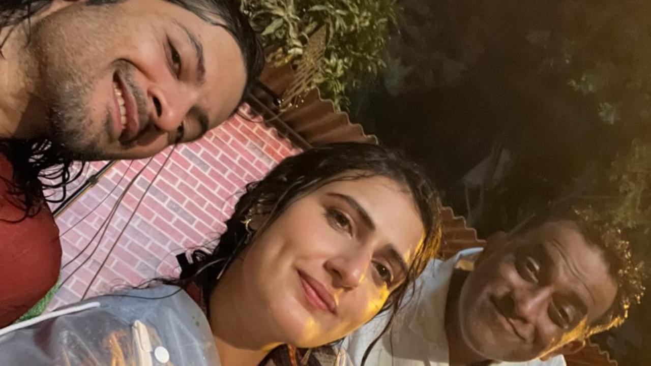 Leaked Pic: Ali Fazal and Fatima Sana Shaikh’s photograph from sets of ‘Metro In Dino’ goes viral