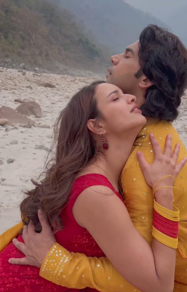 The duo is teaming up for the first time for Vicky Vidya Ka Woh Wala Video. Directed by Raaj Shaandilyaa, the film is touted to be a masala entertainer
