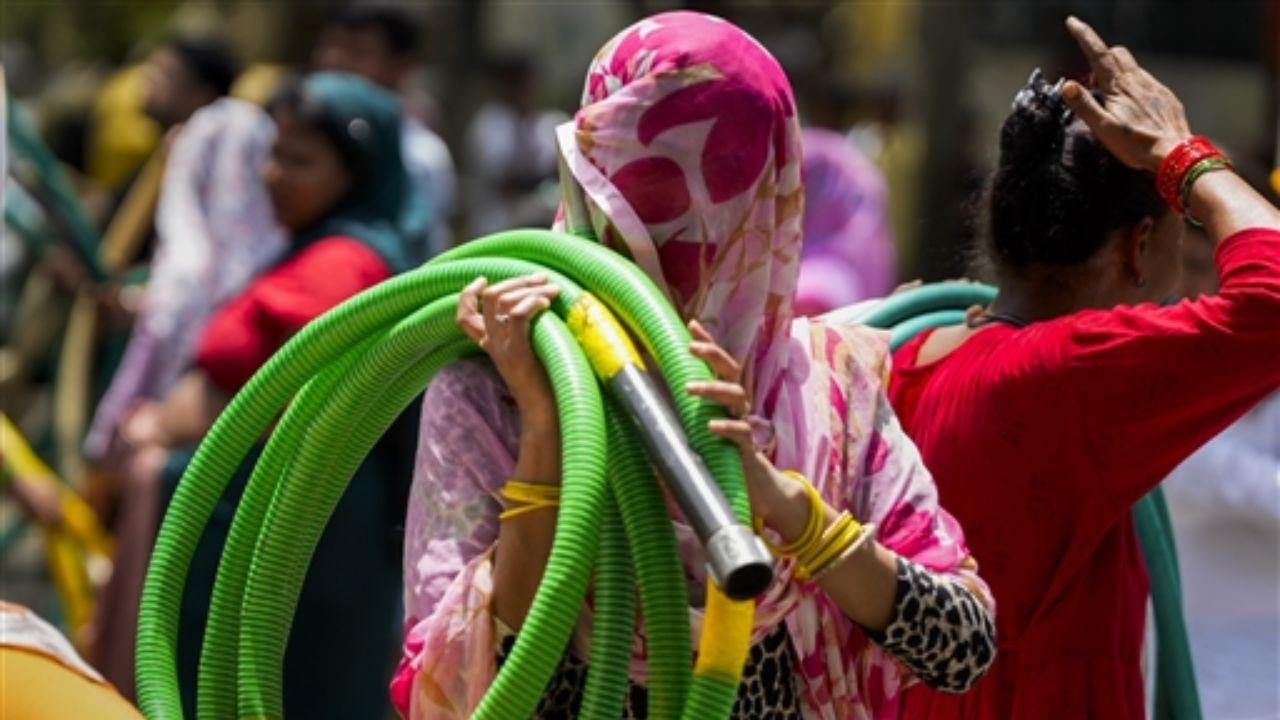 In Uttar Pradesh, 15 election staff died from suspected heatstroke, with the deaths occurring in Mirzapur and Sonbhadra districts. The victims included home guard jawans, sanitation workers, clerks, and other officials.