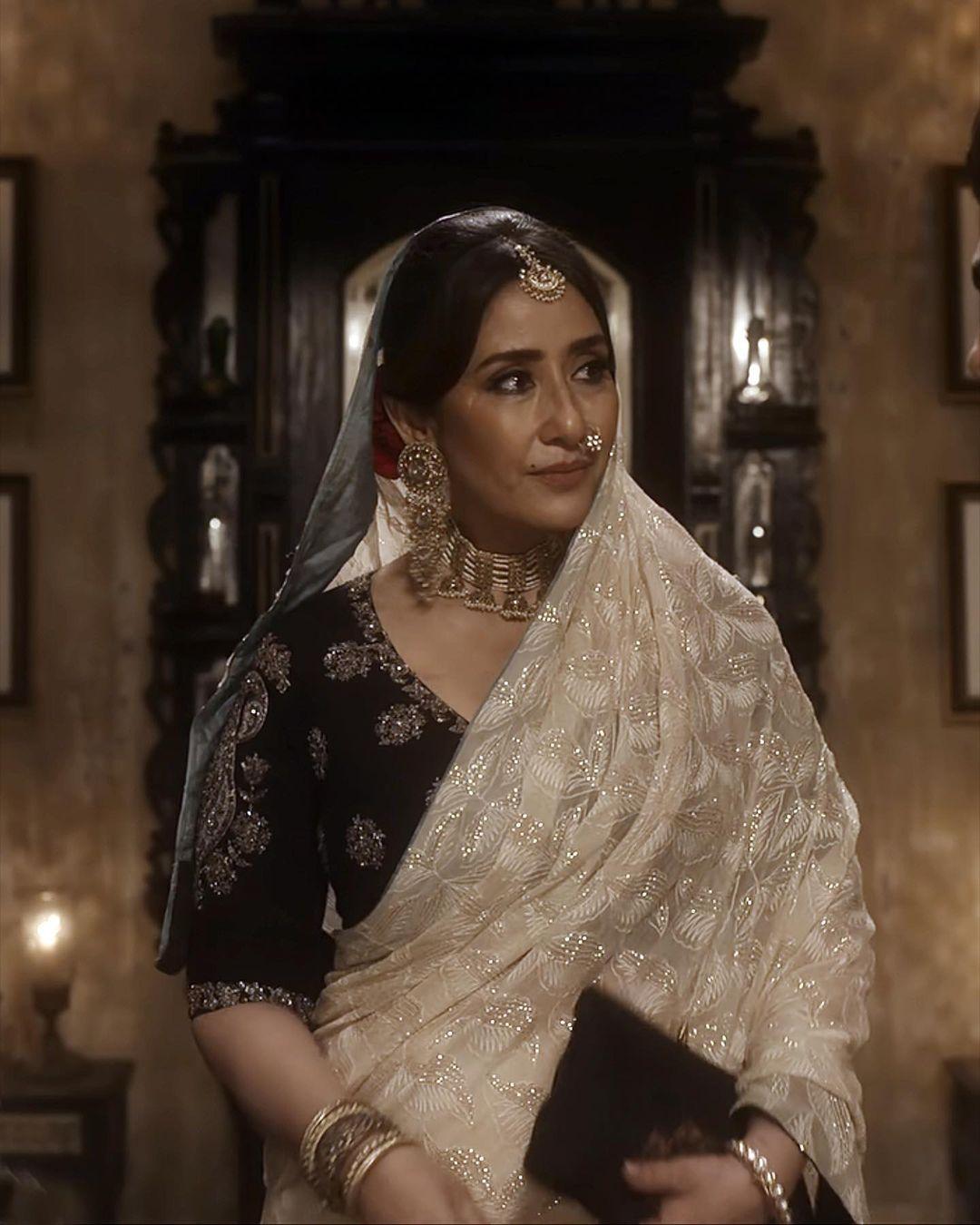Manisha Koirala as Mallikajaan wore this  