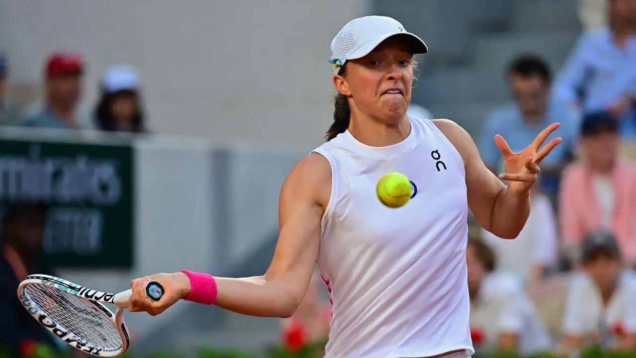 World No. 1 Iga Swiatek, former winners Marketa Vondrousova, Elena Rybakina lead Wimbledon entries