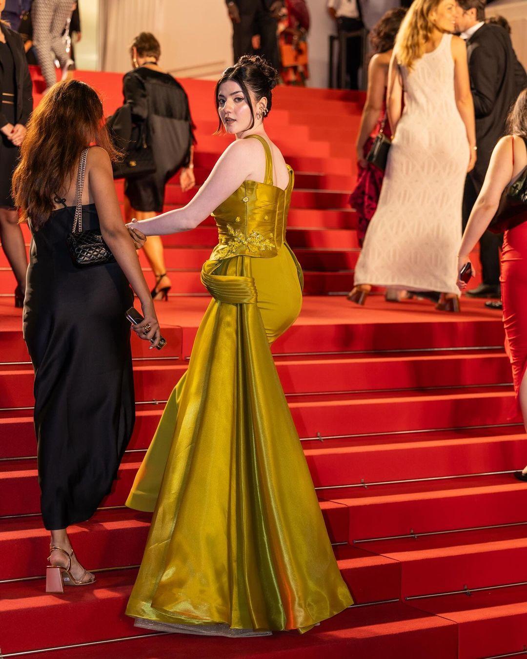 For her moment on the red carpet, Aastha chose designers Fouad Sarkis and Maison7 - Dubai