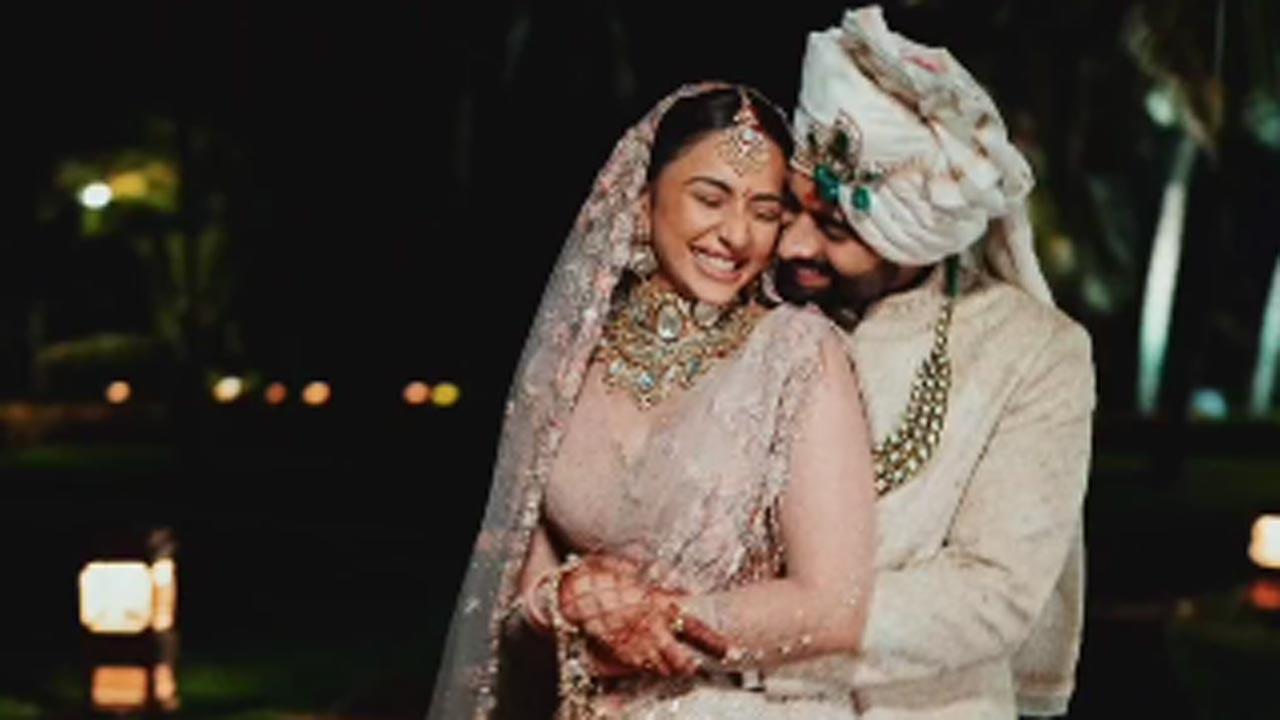 Jackky Bhagnani celebrates 25 years of 'Biwi No.1' with this adorable clip featuring wife Rakul Preet Singh