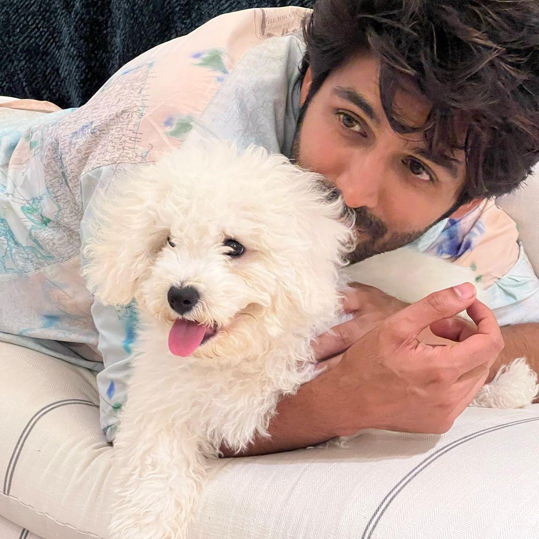 Kartik shared that when Katori came to the house for the first time, she looked like a Katori