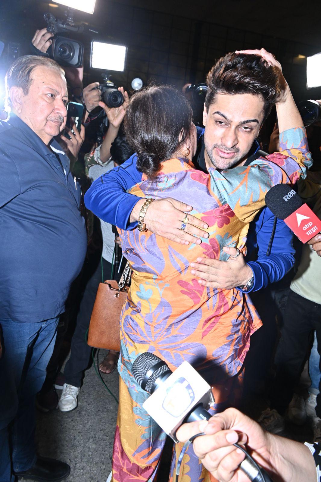 Shalin Bhanot hugged his mom before entering the airport
