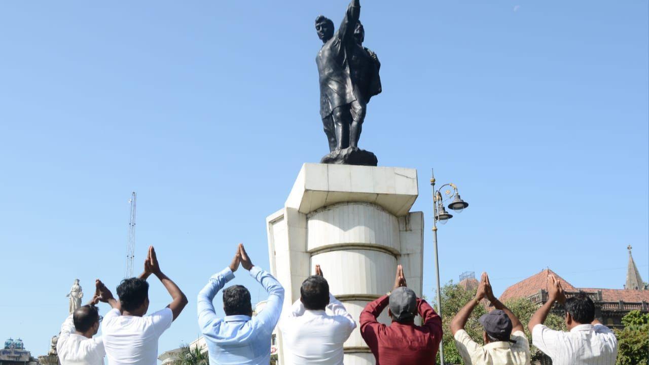 IN PHOTOS: Raj Thackeray pays tribute to Chaphekar brothers on Maharashtra Day