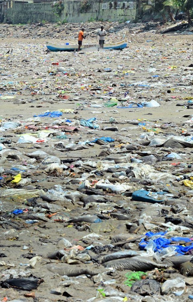 Massive amount of garbage on Mahim beach