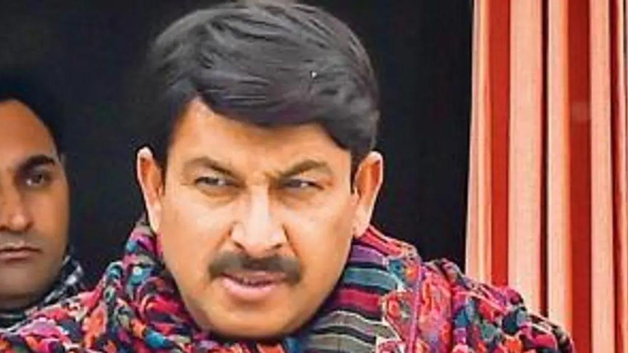 Manoj Tiwari attacks Kejriwal, says public won't listen to a corrupt politician