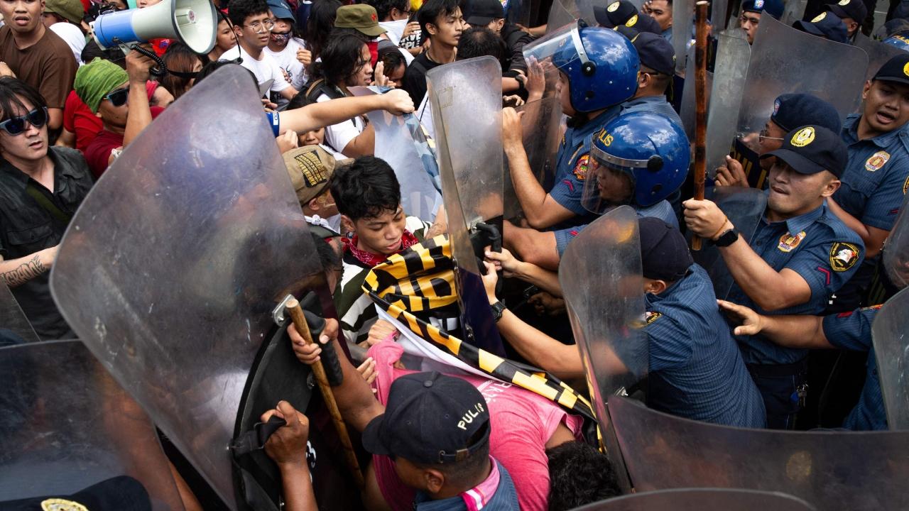 They held a rally in the scorching summer heat to demand wage increases and job security amid soaring food and oil prices