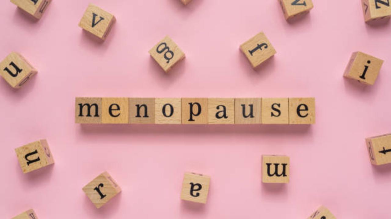 How smoking raises premature menopause risk in women?