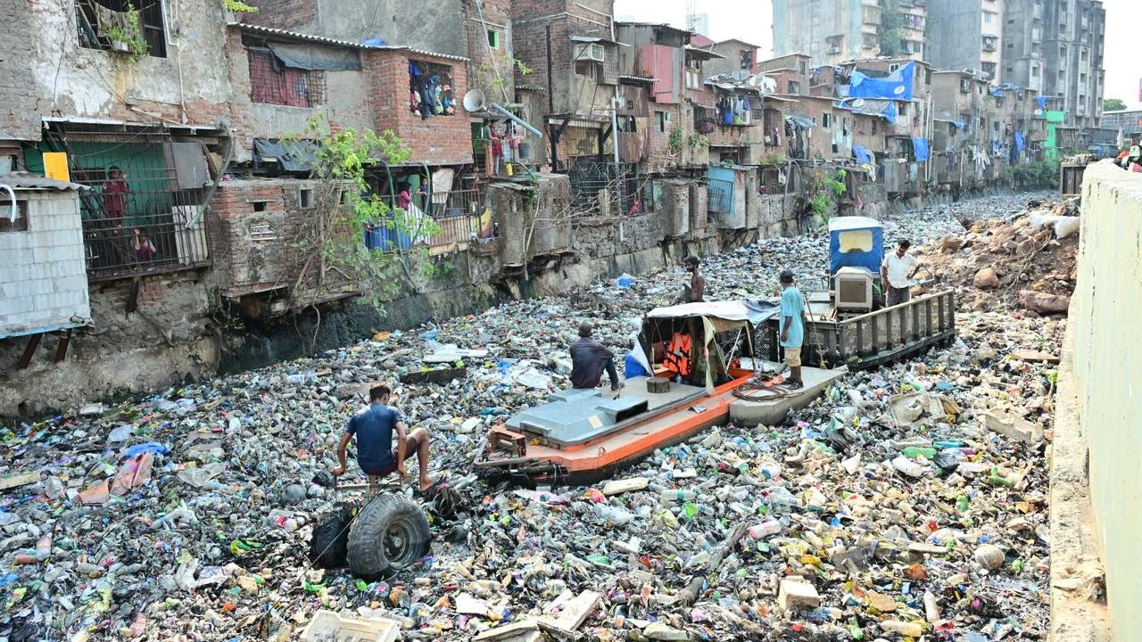 The buildings have been declared 'very dangerous and dilapidated' under section 354 of the Brihanmumbai Municipal Corporation Act, 1888, it said