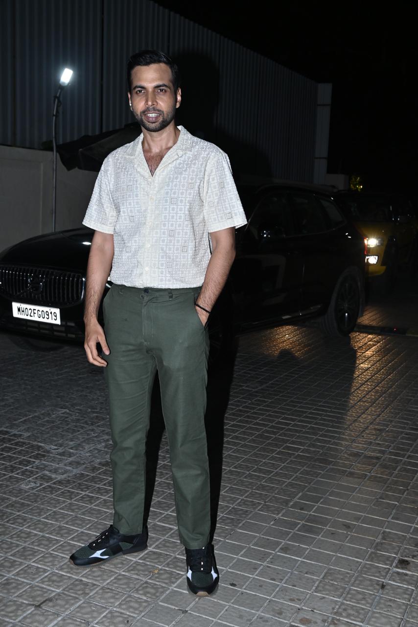 Abhishek Banerjee also went to watch Mr. & Mrs. Mahi at the star-studded screening 