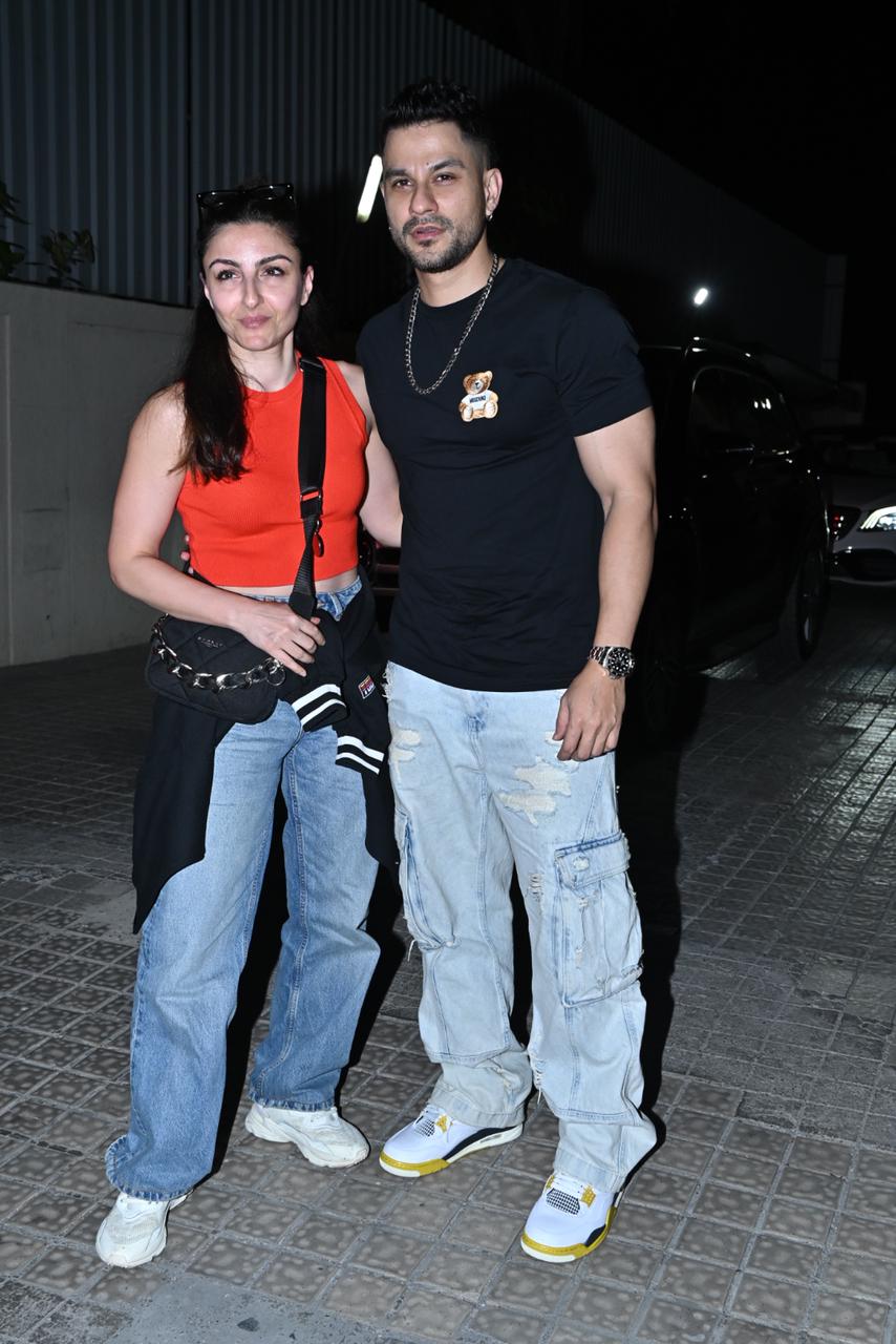 Soha Ali Khan came with husband and actor Kunal Kemmu for the screening of the sports drama