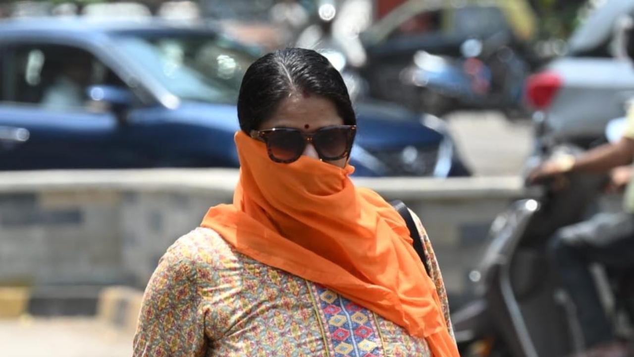The predicted range of Tuesday's temperatures was 28 degrees Celsius for the minimum and 35 degrees Celsius for the highest