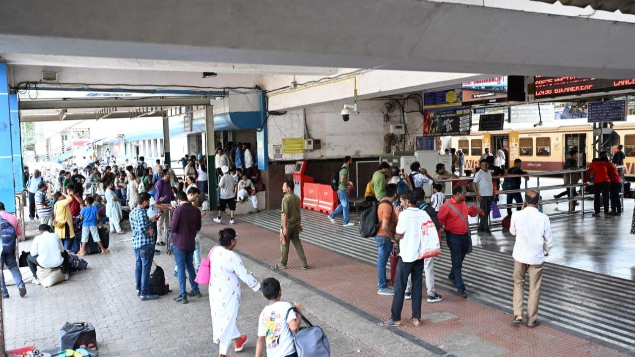Despite the challenges posed by the derailment, railway authorities ensured the continued operation of trains along the affected route, with both down and up direction trains being managed on temporary single lines.