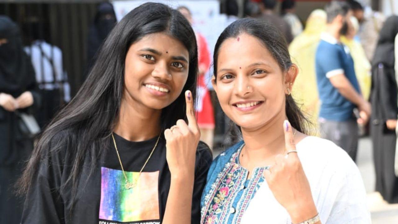 First time voter Alisha Govin(22) and Jhanvi Govin(30) at Purushottam school, Bandra to cast their vote during Lok Sabha elections 2024 . Pic/ Anurag Ahire
