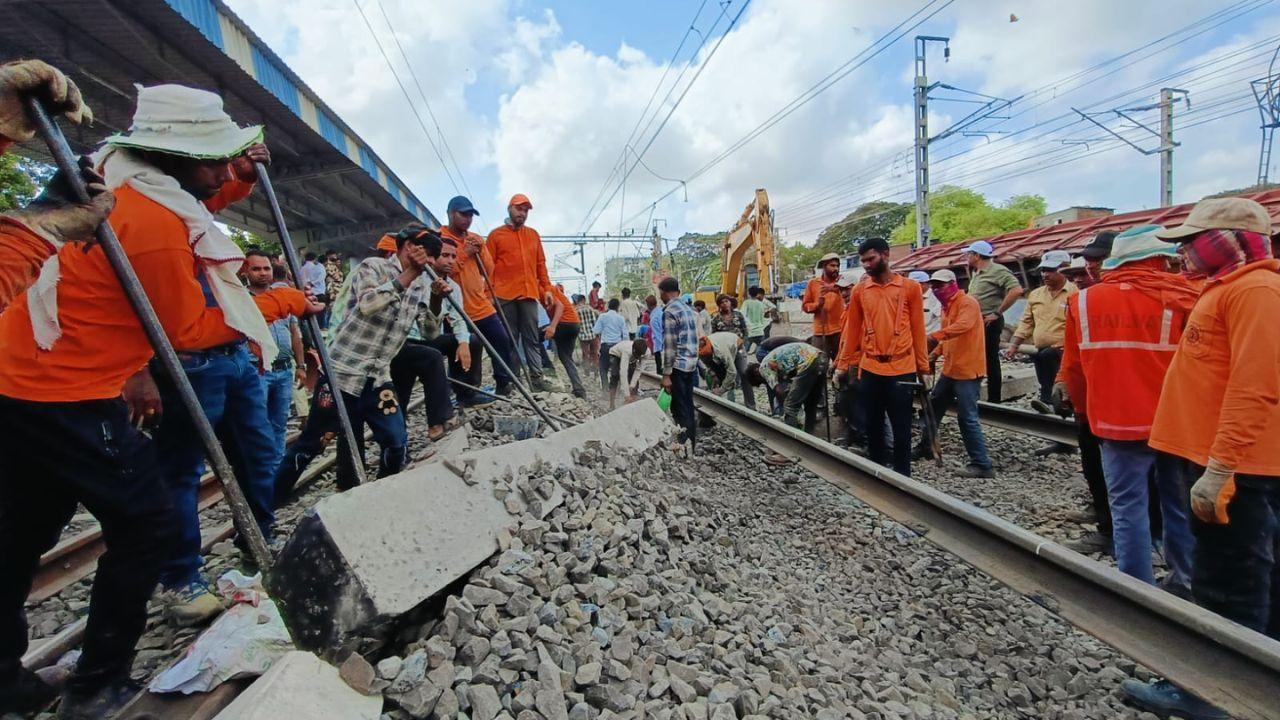 The impact of the derailed wagons and coils caused major damage to railway tracks and overhead equipment, requiring immediate restoration efforts.
