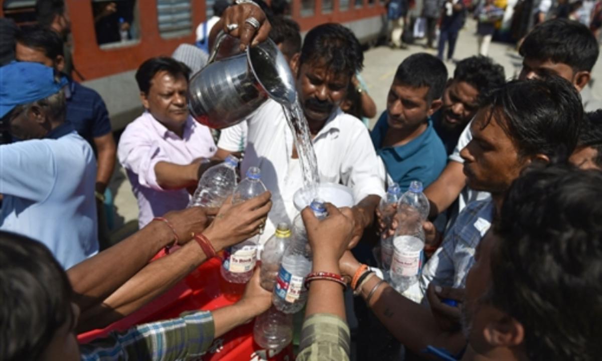 The weather office has said the heat wave conditions were likely to abate over the next couple of days due to a western disturbance, rainfall, thunderstorms and moist south-westerly winds blowing from the Arabian Sea to northwest India.