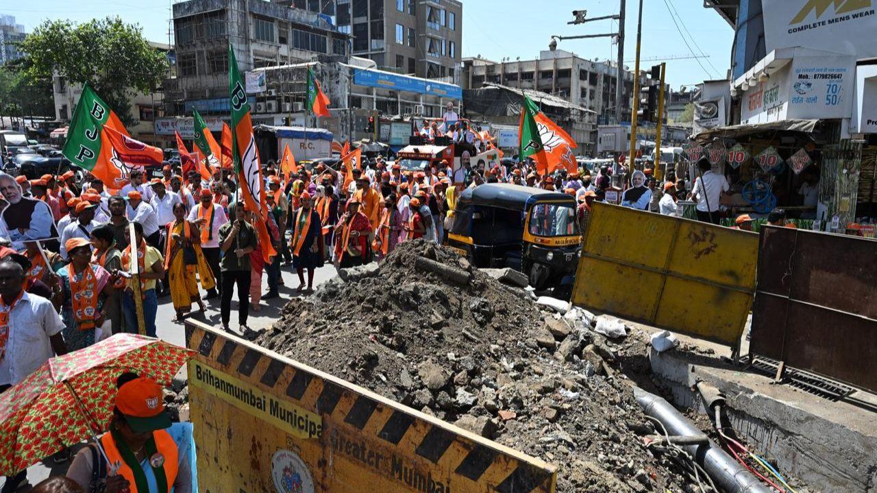 The Lok Sabha elections 2024 in Maharashtra are conducted in multiple phases, with the first and second phases already completed on April 19 and April 26, respectively, while subsequent phases are scheduled for May 7, May 13, and May 20.