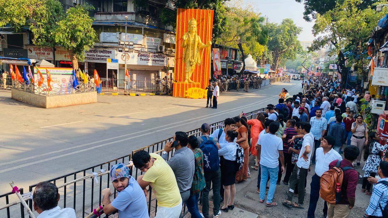 Grandeur arrangements have been made for PM Modi's Ghatkopar roadshow and the security has been beefed up ahead of his visit. 