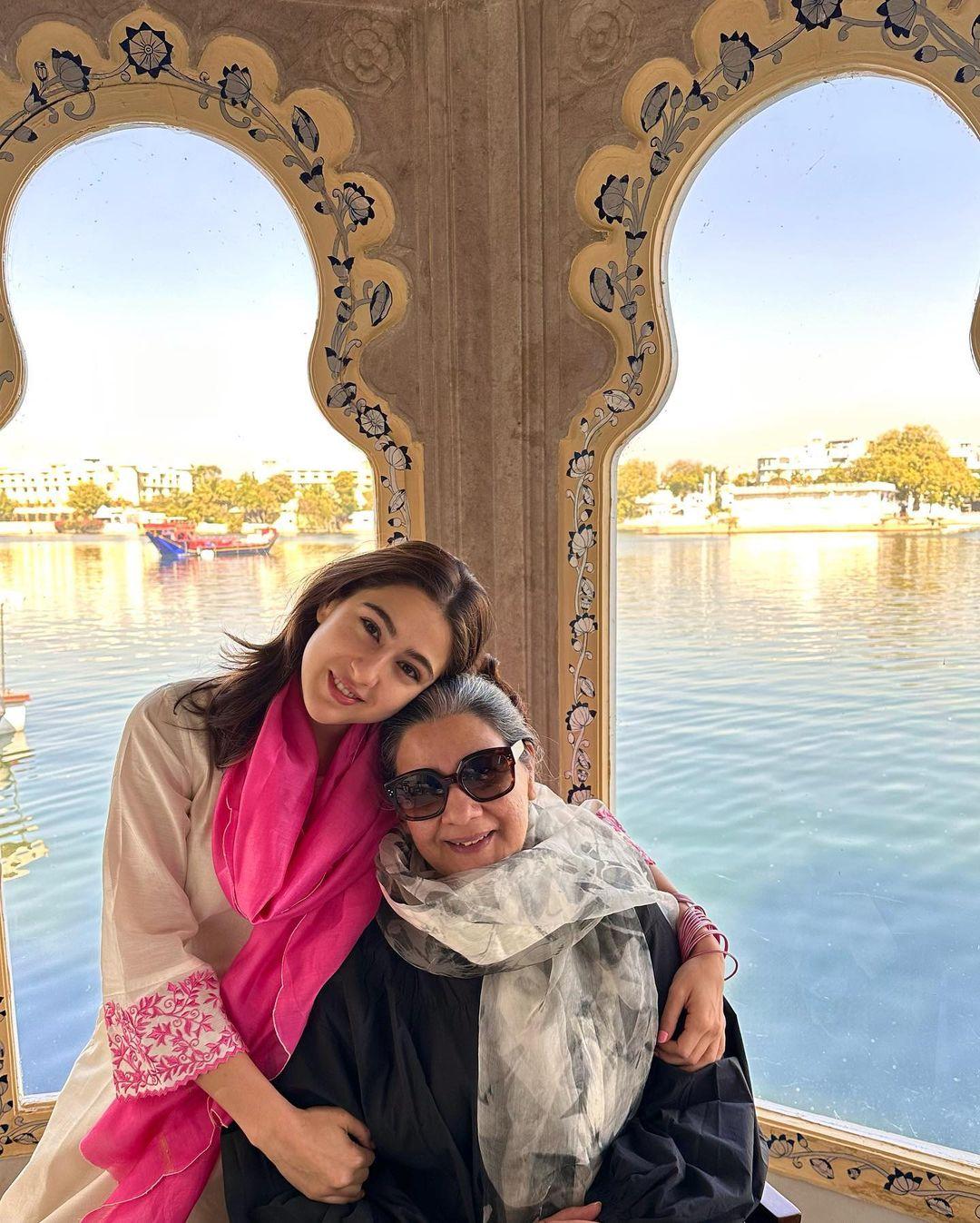 Sara Ali Khan and Amrita Singh share a strong and supportive bond. Amrita, also a veteran actress, raised Sara and her brother as a single mother after her divorce from Saif Ali Khan