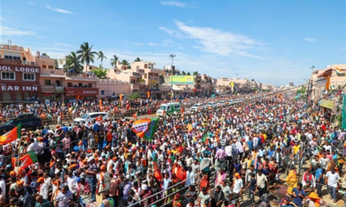 The citizens of Puri in Odisha came out in support of Prime Minister Narendra Modi as he held a roadshow in Odisha on Monday.