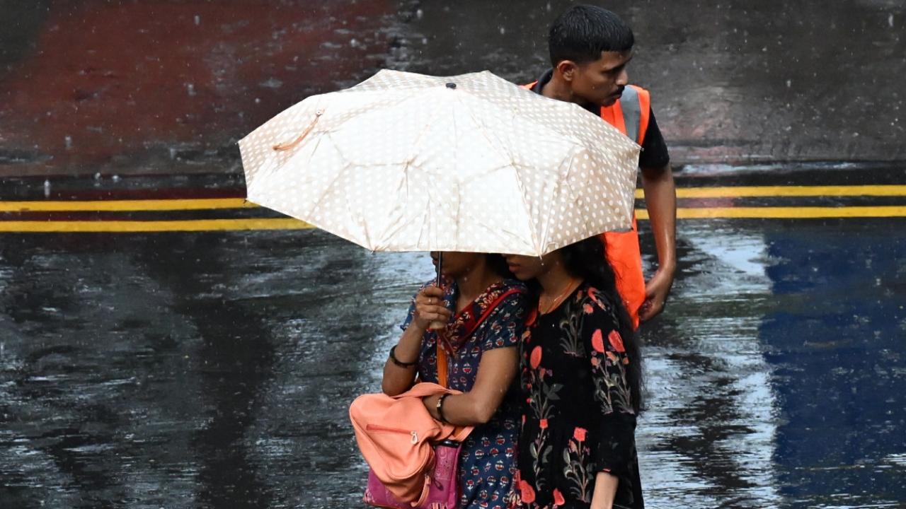 Meanwhile, days after dust storm and rain, the weather department has issued a 'yellow alert' for Thane and Mumbai on May 16